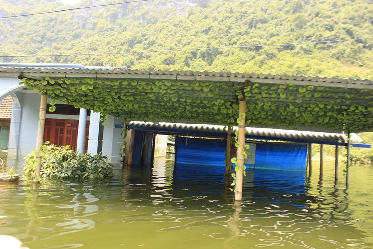 Người[-]dân[-]Việt[-]Hải[-]vẫn[-]khốn[-]khổ[-]vì[-]ngập[-]lụt
